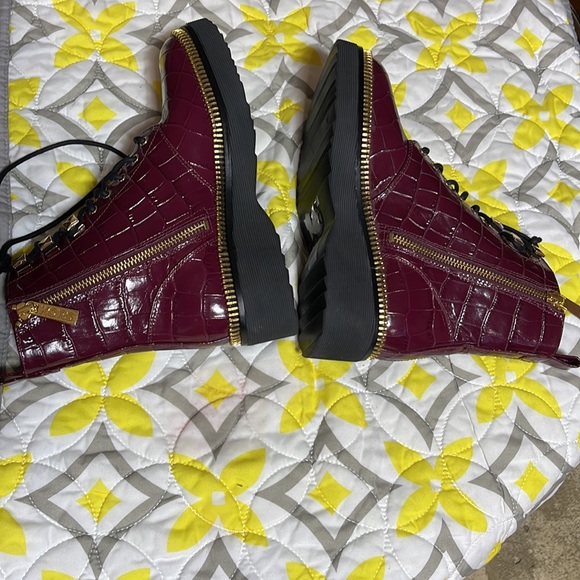 Michael Kors Haskell Crocodile Embossed Leather Combat Boot Size 5M New - Picture 8 of 13